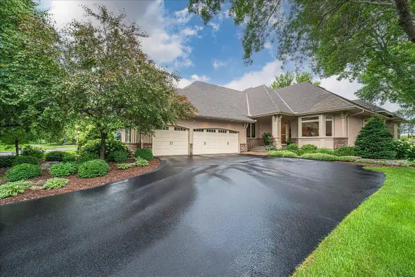 17812 Bearpath Trail, Eden Prairie, MN 55347