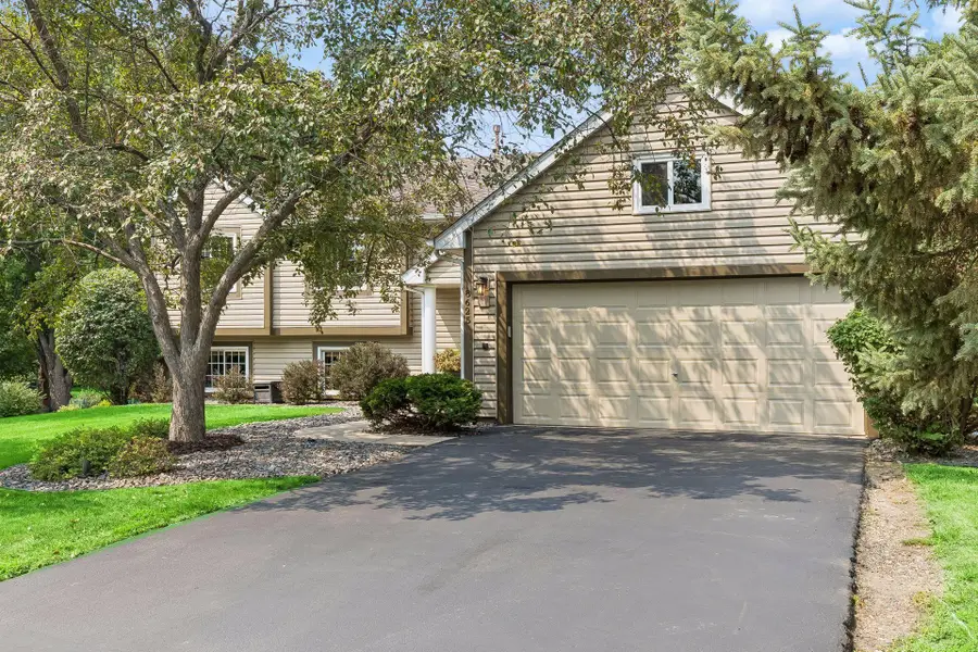 8625 Rosewood Lane N, Osseo, MN 55369 - #3