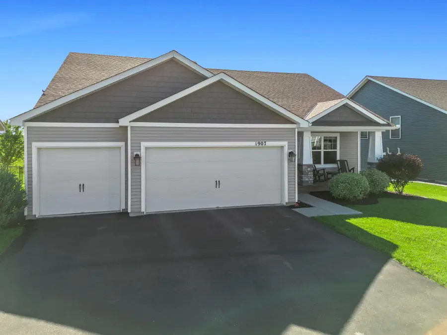 1907 Meridian Curve, Carver, MN 55315 - #3