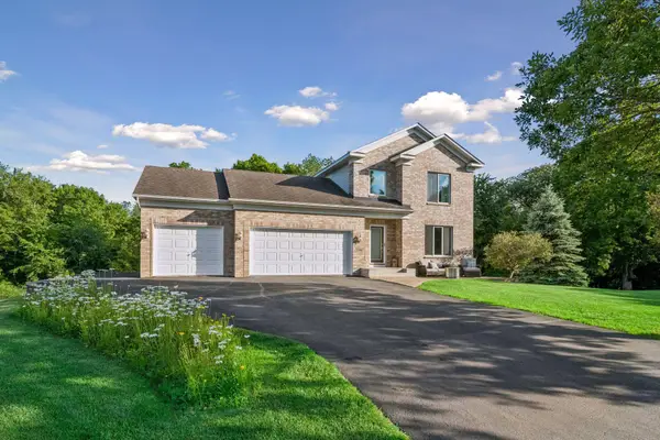 3990 Forest Court, Saint Bonifacius, MN 55375