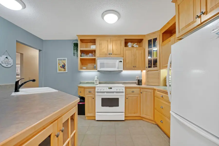 15805 26th Avenue N #B, Minneapolis, MN 55447 - #2
