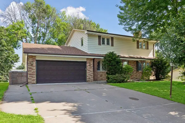 9116 34 1/2 Avenue N, Minneapolis, MN 55427