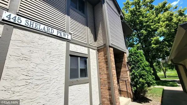445 Shelard Parkway #101, Minneapolis, MN 55426
