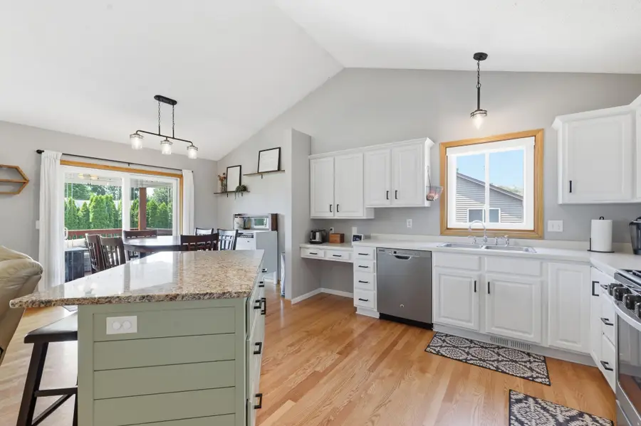 605 E South Street, Belle Plaine, MN 56011 - #3