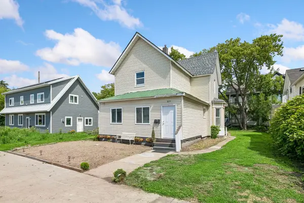 825 18th Avenue Ne, Minneapolis, MN 55418