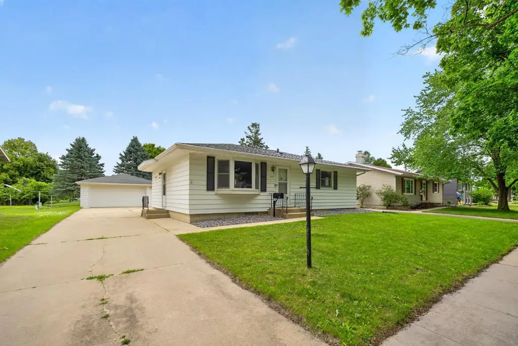 915 16 1/4 Street Se, Rochester, MN 55904 - #1