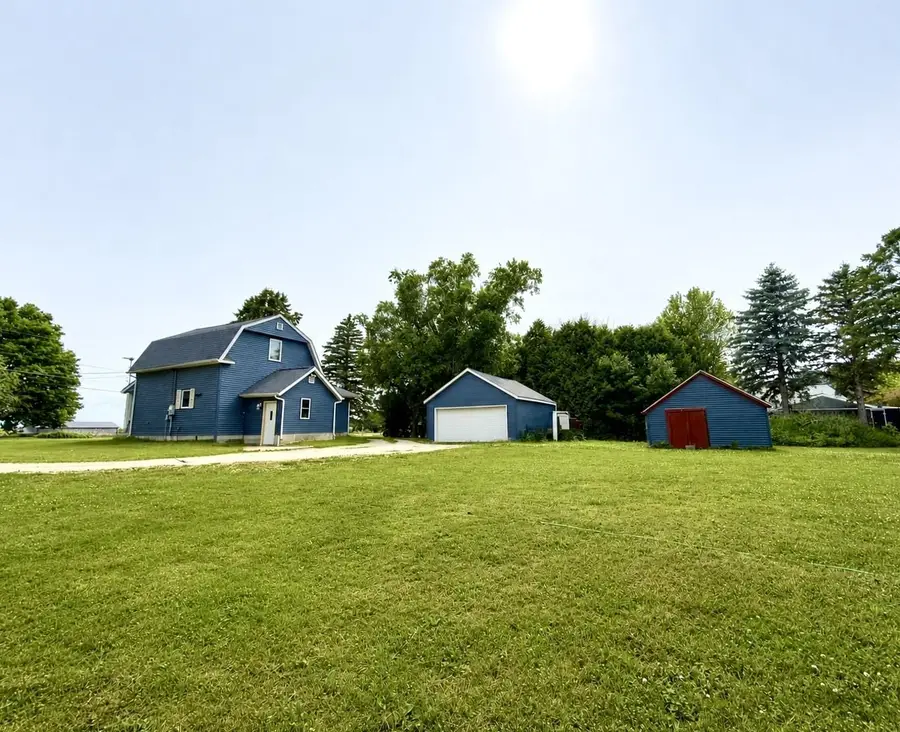 908 E Main Street, Dodge Center, MN 55927 - #2