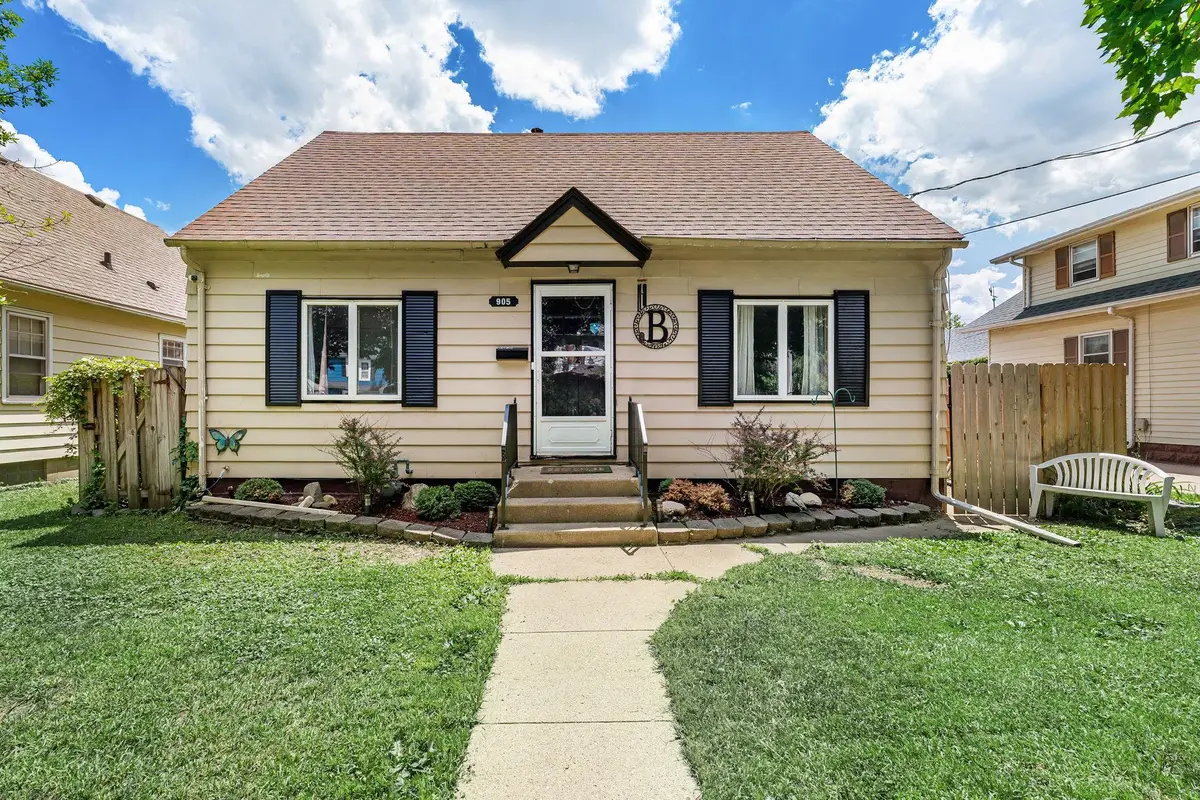 905 4th Avenue Sw, Austin, MN 55912 - #1