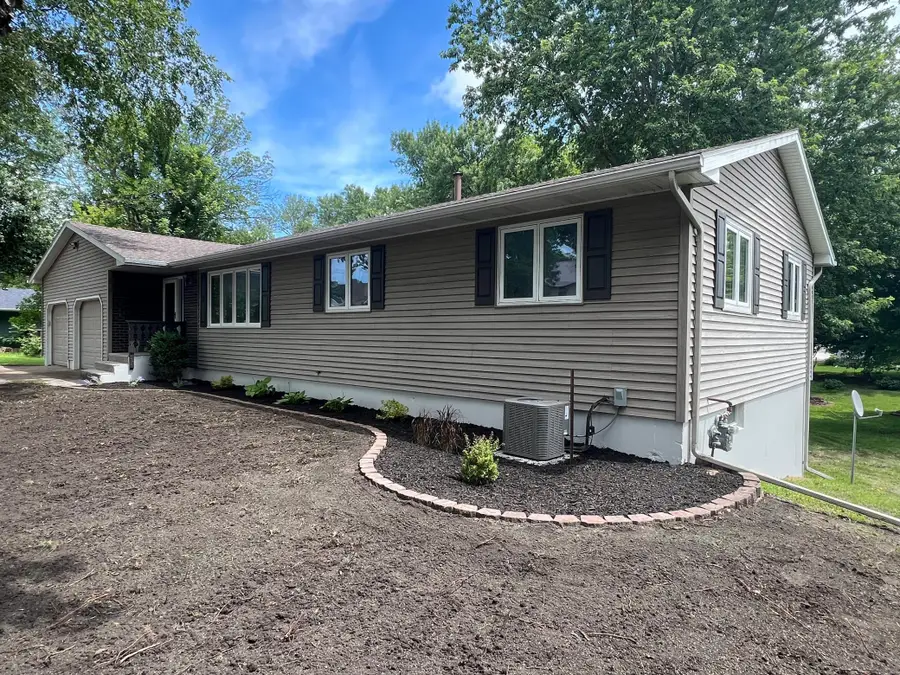 703 S 3rd Street, Ellendale, MN 56026 - #2