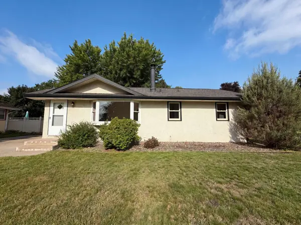 6180 6th Street Ne, Minneapolis, MN 55432
