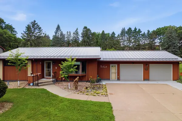 413 Orchard View Drive, La Crescent, MN 55947