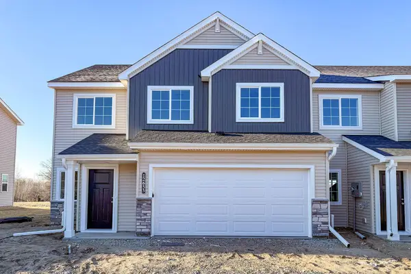 8824 Riverstone Avenue Ne, Monticello, MN 55362