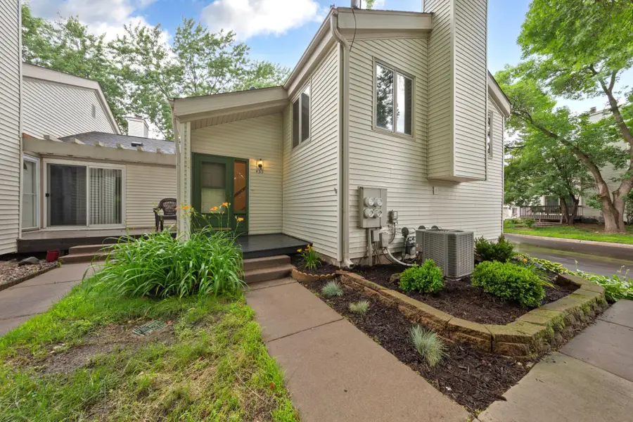 435 Fontaine Court, Woodbury, MN 55125 - #2