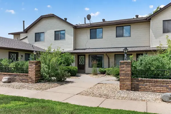 1554 Helmo Avenue N, Saint Paul, MN 55128