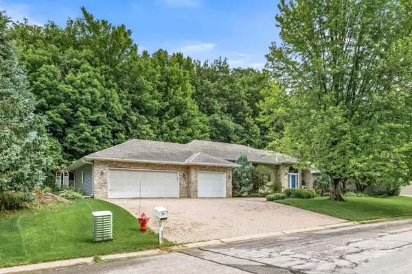 400 Creek Side Drive Se, Saint Michael, MN 55376
