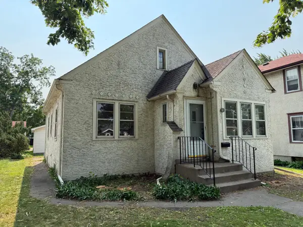 3841 29th Avenue S, Minneapolis, MN 55406