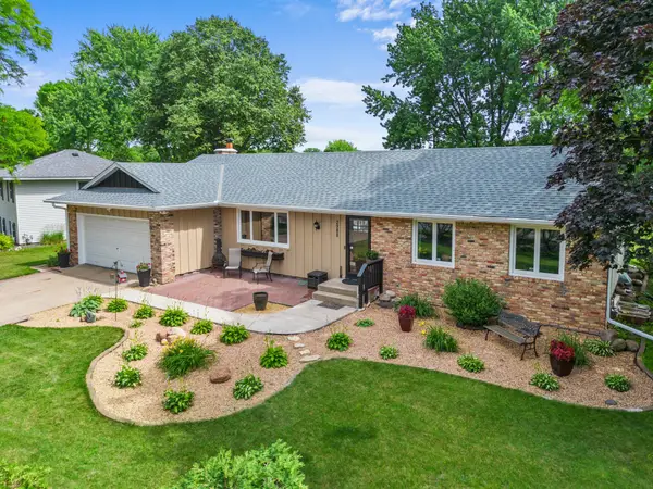 2988 108th Lane Nw, Minneapolis, MN 55433