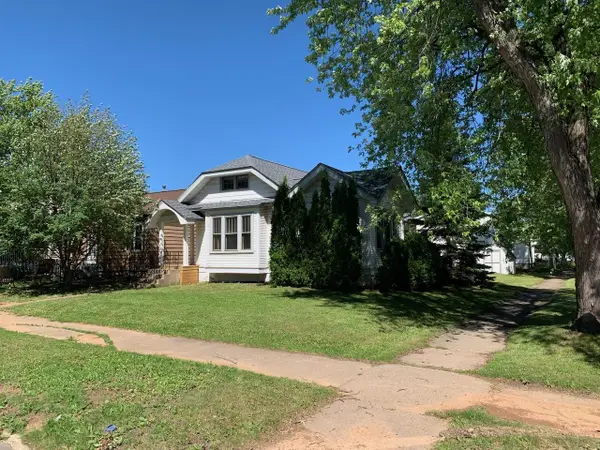 2630 3rd Avenue E, Hibbing, MN 55746