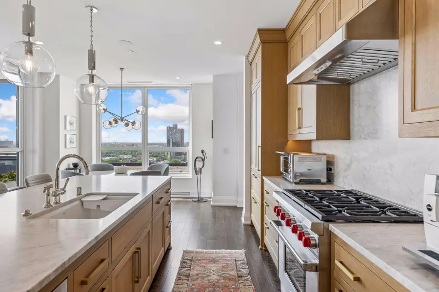 1111 W River Parkway #18D, Minneapolis, MN 55415 - #3
