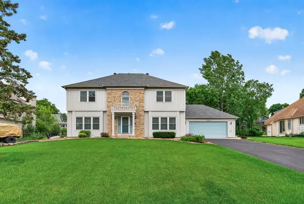 2230 Woodbridge Way, Saint Paul, MN 55125