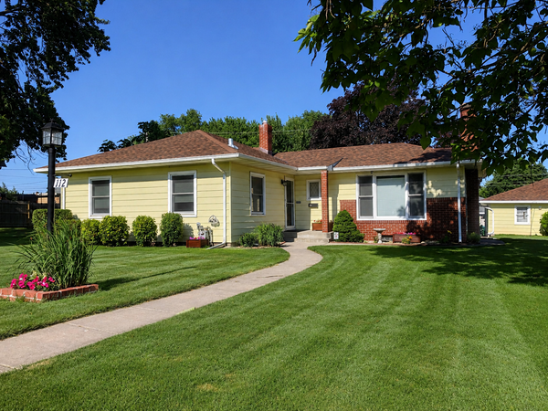 112 13th Avenue N, South Saint Paul, MN 55075