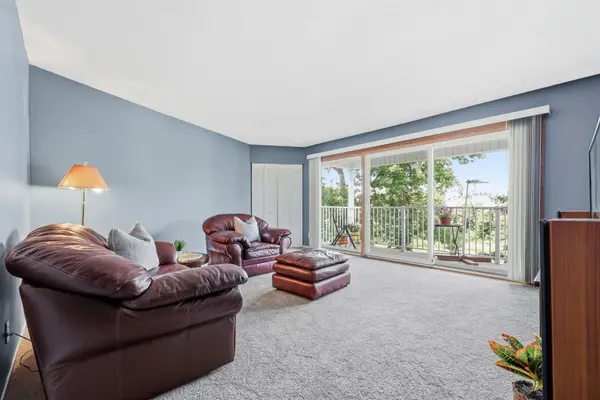 122 Demont Avenue E #370, Saint Paul, MN 55117