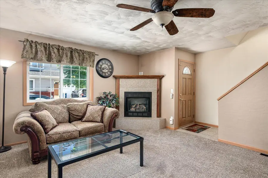 808 Cedar Drive #B, La Crescent, MN 55947 - #3
