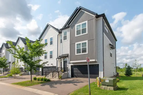8658 London Circle Ne #E, Minneapolis, MN 55449