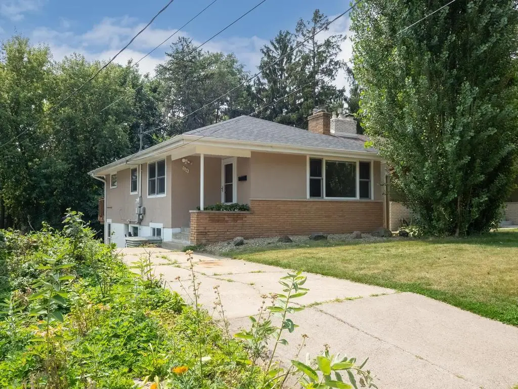 634 Orange Avenue W, Saint Paul, MN 55117 - #1