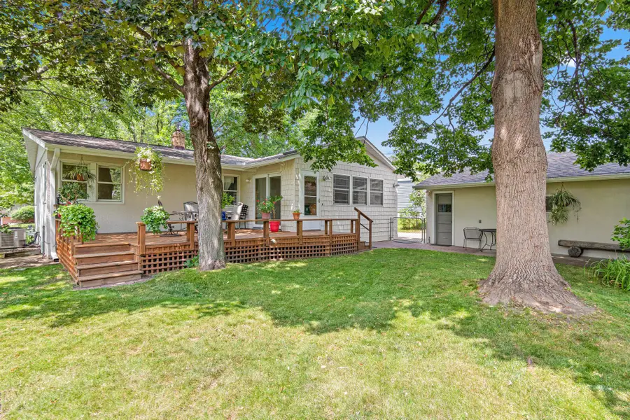2570 Avon Street N, Roseville, MN 55113 - #3
