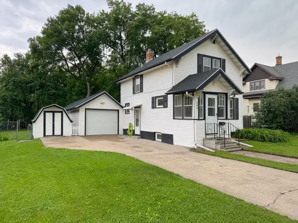 209 11th Street N, Moorhead, MN 56560