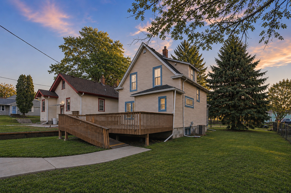 902 Dodd Road, West Saint Paul, MN 55118