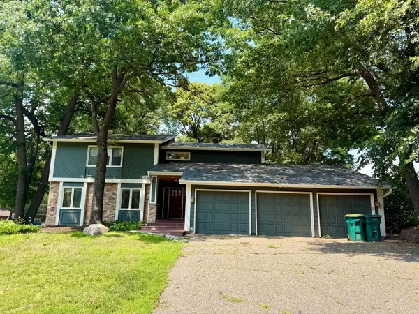 8440 Bayridge Lane, Minneapolis, MN 55438