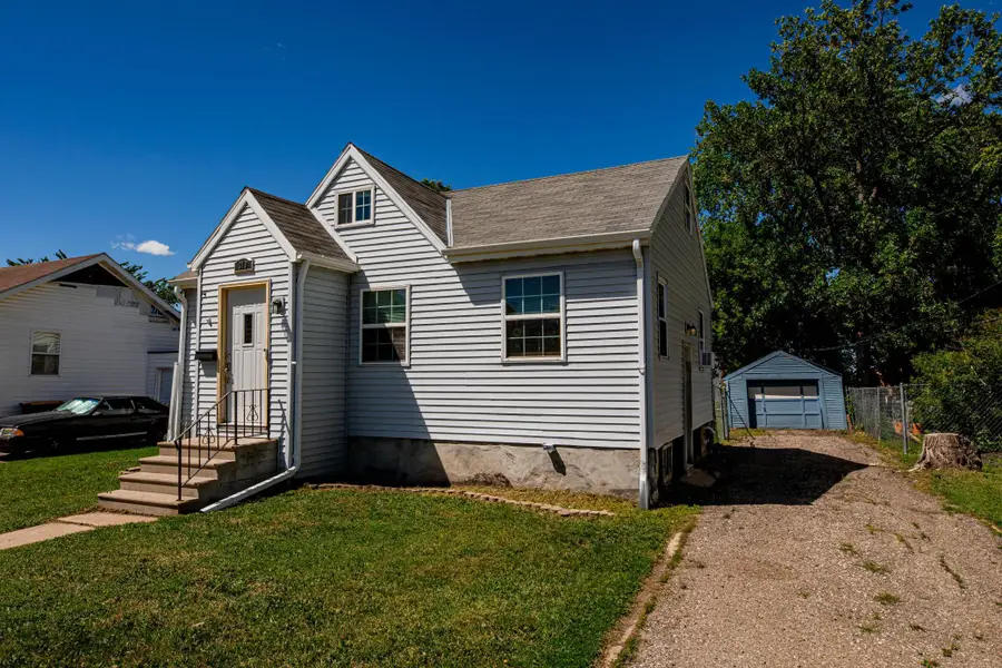 318 1st Avenue E, West Fargo, ND 58078 - #2