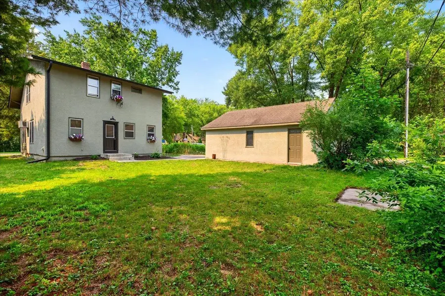 2207 Holloway Avenue E, Saint Paul, MN 55109 - #2