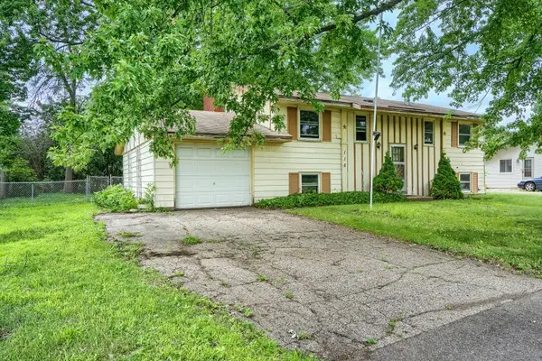 116 Hayes Road, Apple Valley, MN 55124
