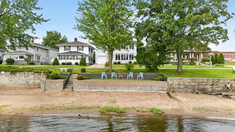 118 Lawrence Boulevard E, Wabasha, MN 55981 - #3