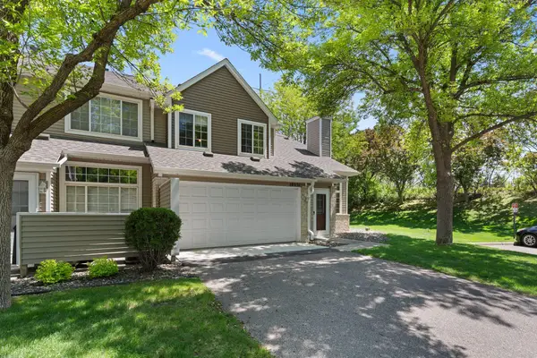 18231 Warbler Lane, Eden Prairie, MN 55346