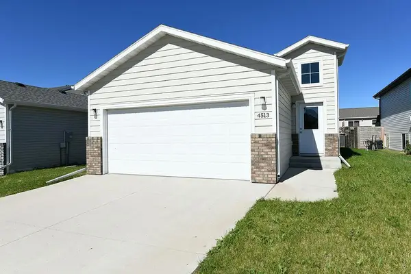 4513 17 Street S, Moorhead, MN 56560