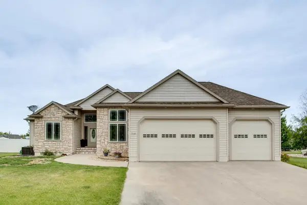 718 N Sedona Drive, West Fargo, ND 58078