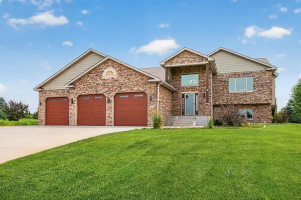 14731 Naples Street Ne, Andover, MN 55304