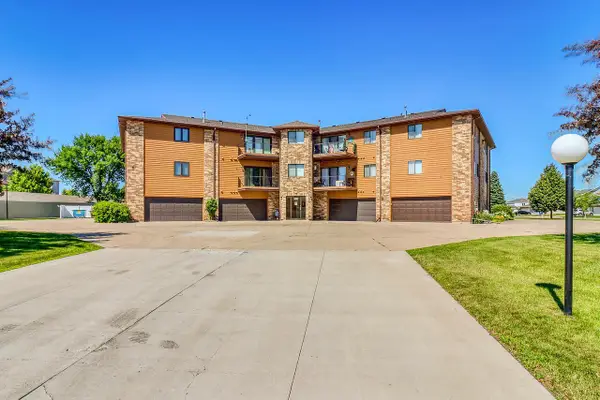 3201 14th Street S #201, Moorhead, MN 56560