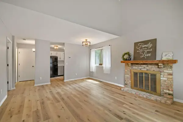 5401 W Brenner Pass, Minneapolis, MN 55432