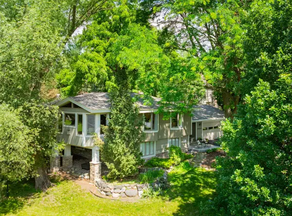 1421 Clement Street, Saint Paul, MN 55118