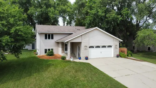 210 Ridgecrest Drive, Cannon Falls, MN 55009