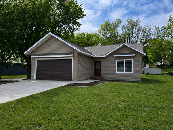 828 Spark Avenue, Albert Lea, MN 56007