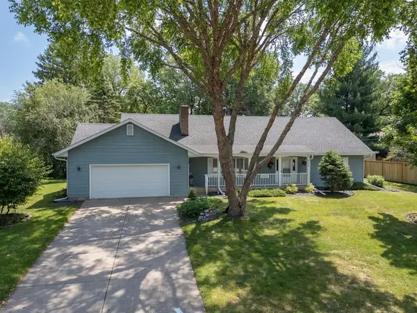 2500 Fernwood Street, Saint Paul, MN 55113