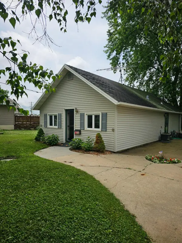 606 3rd Street Sw, Stewartville, MN 55976