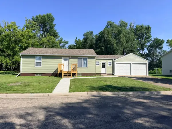 519 E 9th Street, Morris, MN 56267