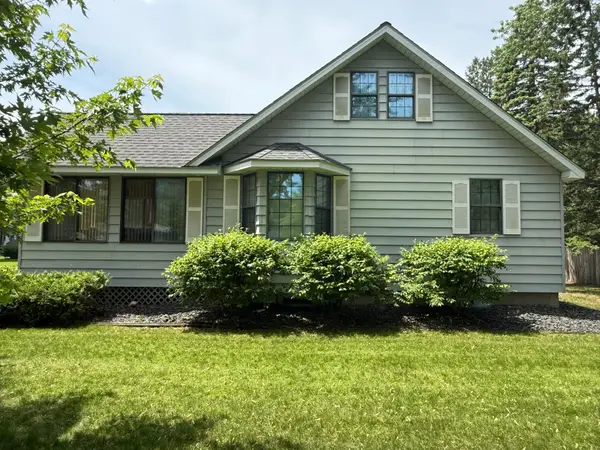 8428 Eastwood Road, Saint Paul, MN 55112